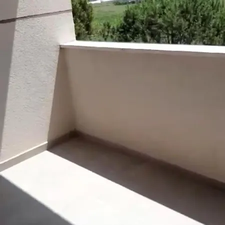 Al Secondo Piano A Qerret Kavaje Albania *